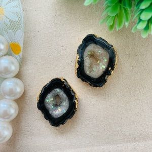 New Agate Black Stud Earrings